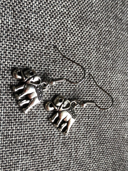Boucles d’oreilles éléphants ton argent silver éléphant earrings Comme un ange