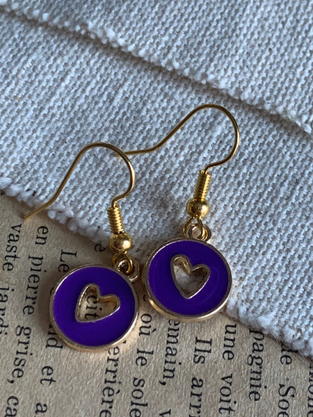 Boucles d’oreilles mauves coeur dores Comme un ange