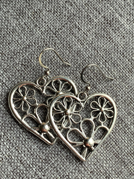 Boucles oreilles coeur et fleurs Comme un ange