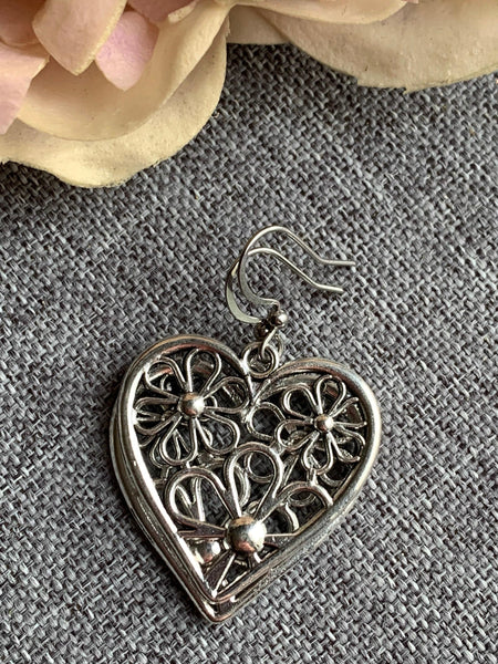 Boucles oreilles coeur et fleurs Comme un ange