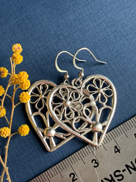 Boucles oreilles coeur et fleurs Comme un ange