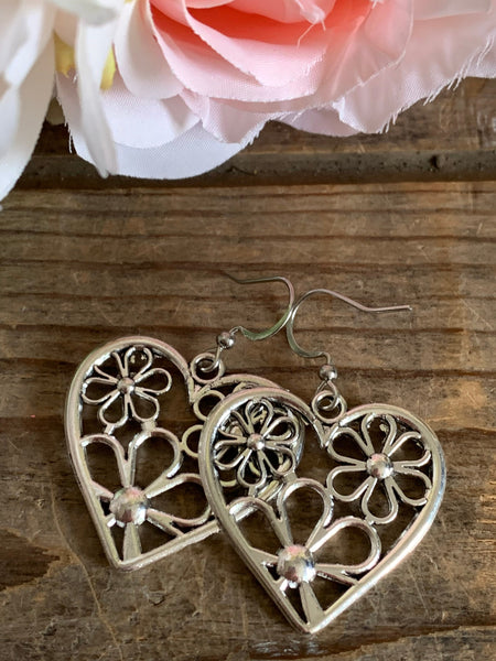 Boucles oreilles coeur et fleurs Comme un ange