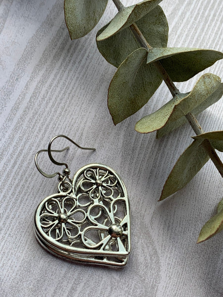 Boucles oreilles coeur et fleurs Comme un ange