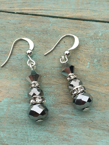 Boucles d'oreilles grises metallisées cristaux tchèques Comme un ange