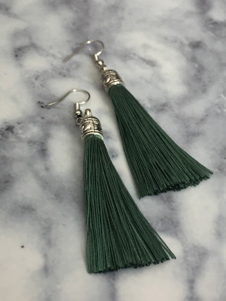 Boucles d’oreilles alliage de métaux argent et fils turquoises Comme un ange