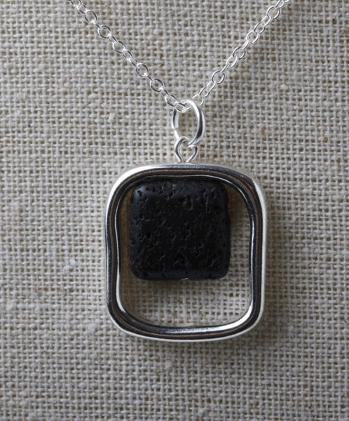 Collier pierre de lave aromathérapie Comme un ange