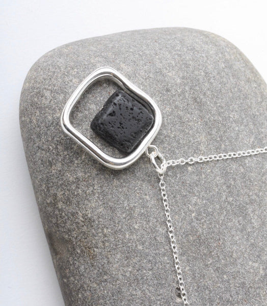 Collier pierre de lave aromathérapie Comme un ange