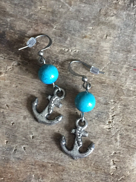 rustic anchor earring, little silver anchor, anchor charm, delicate anchor earrings Comme un ange