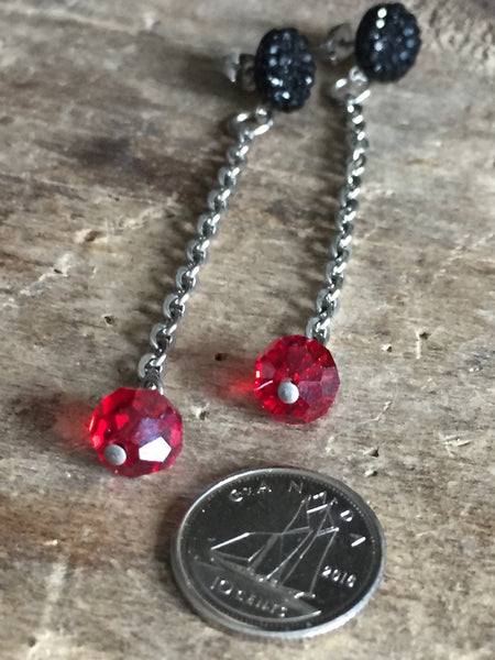 Boucles d’oreilles longues cristaux rouges resine ronde brillante noire red cristal ball Earrings Comme un ange
