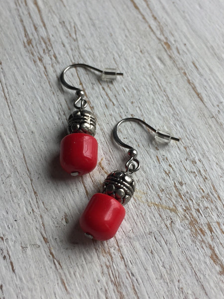 Boucles d’oreilles rouges boule métallique red earrings metal ball Comme un ange