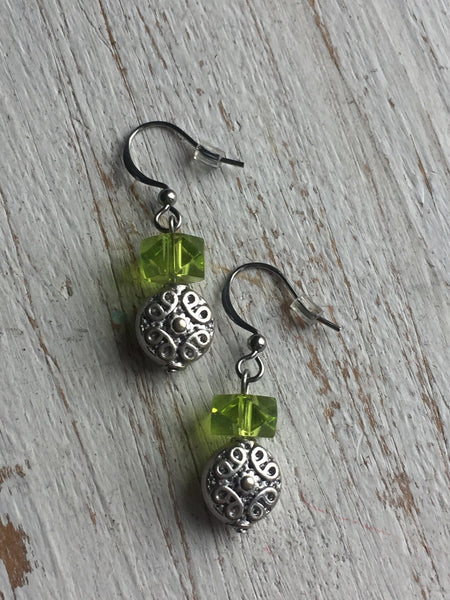 Petite bo carré vert breloque charm Comme un ange