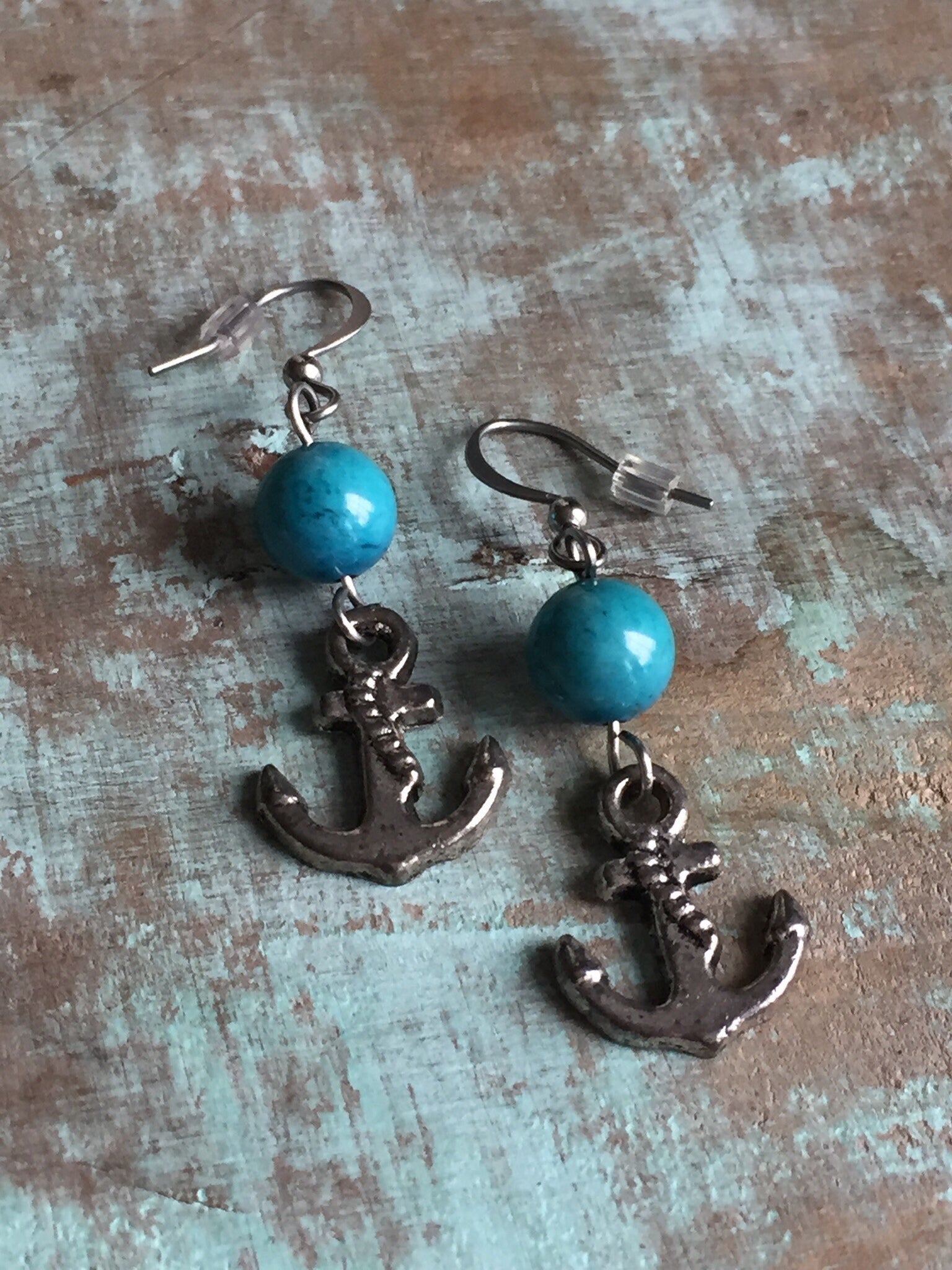 rustic anchor earring, little silver anchor, anchor charm, delicate anchor earrings Comme un ange