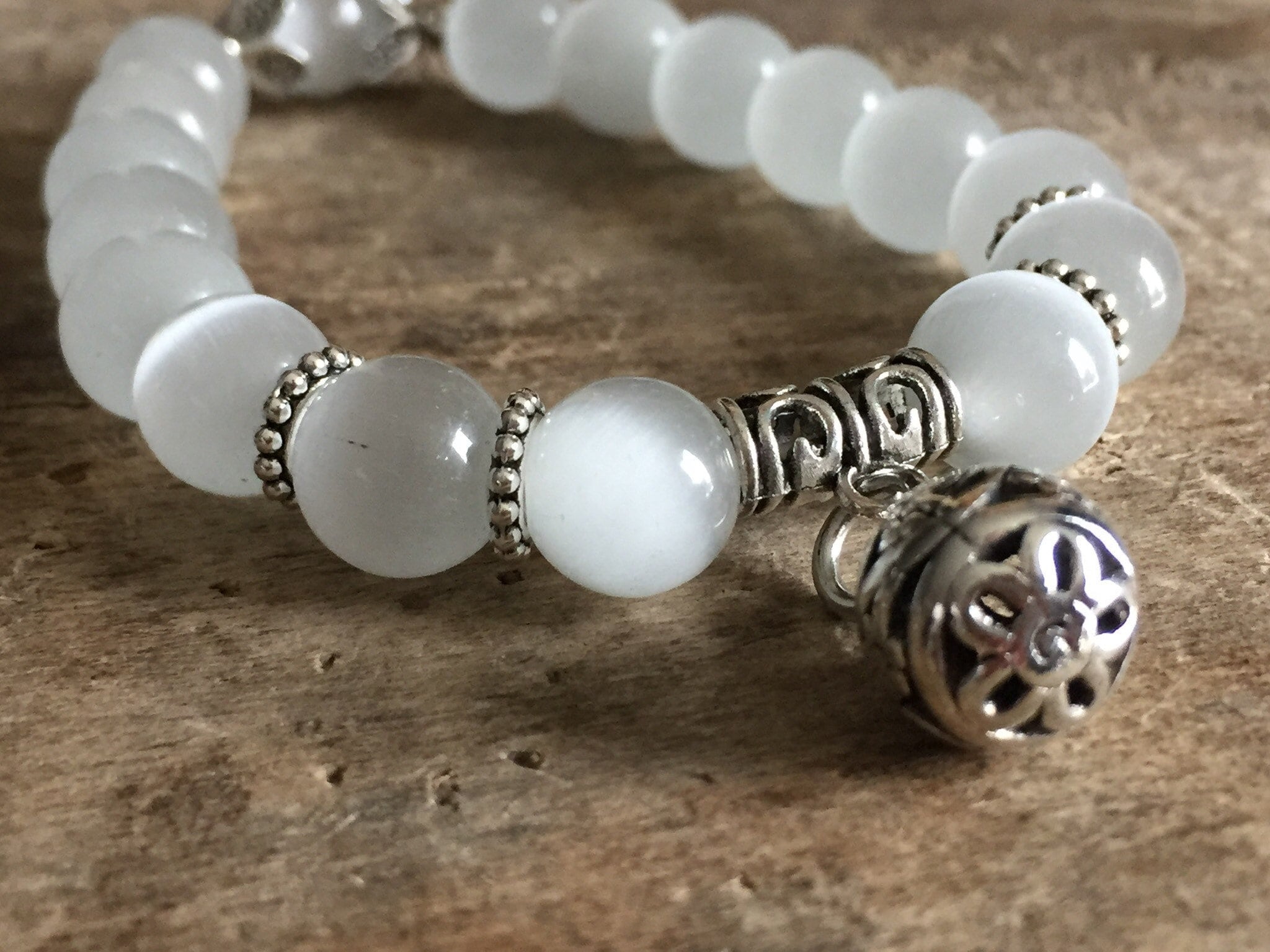 Bracelet blanc perlé Comme un ange