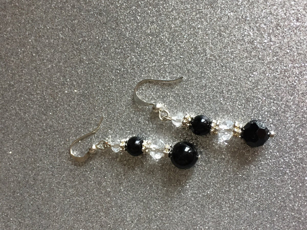 Boucles d’oreilles longues cristal et perles noirs black long Earrings Comme un ange