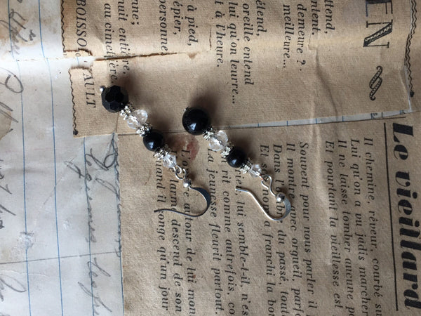 Boucles d’oreilles longues cristal et perles noirs black long Earrings Comme un ange