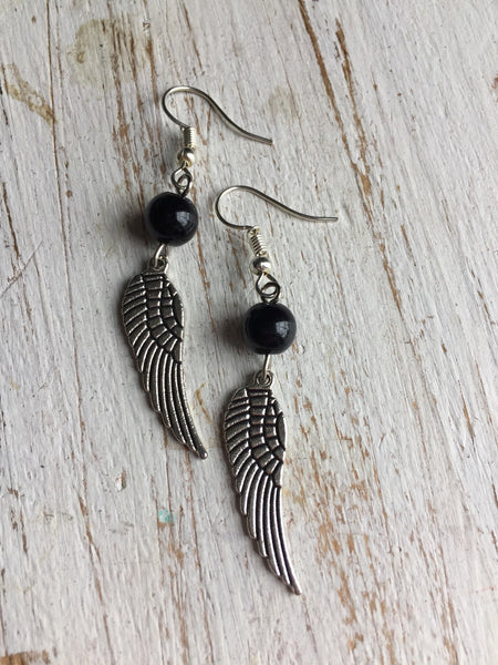 Boucles d’oreilles ailes d’ange perle noire Wing Angel Comme un ange
