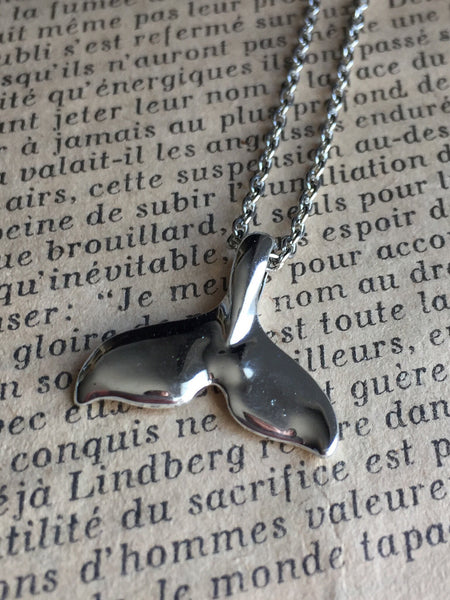 Collier couleur argenté petite sirène baleine poisson de mer mermaids whale silver  Necklace Comme un ange