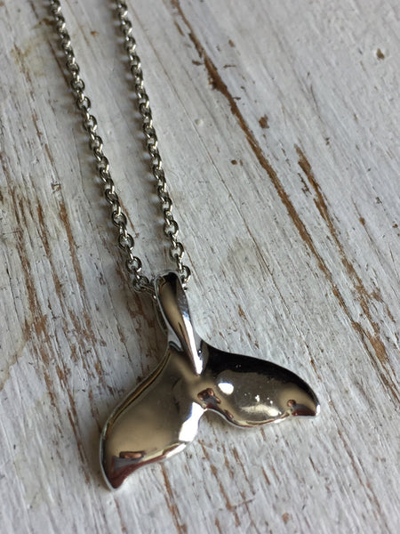 Collier couleur argenté petite sirène baleine poisson de mer mermaids whale silver  Necklace Comme un ange