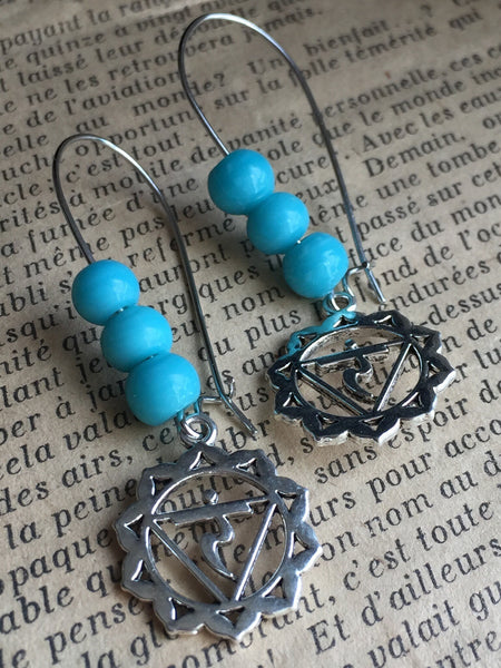 Boucles d’oreilles chakras perles turquoises chakras Earrings Comme un ange