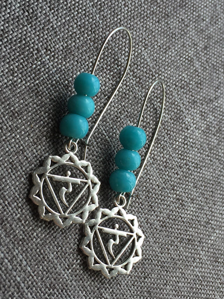 Boucles d’oreilles chakras perles turquoises chakras Earrings Comme un ange