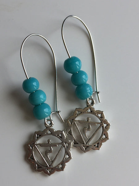 Boucles d’oreilles chakras perles turquoises chakras Earrings Comme un ange