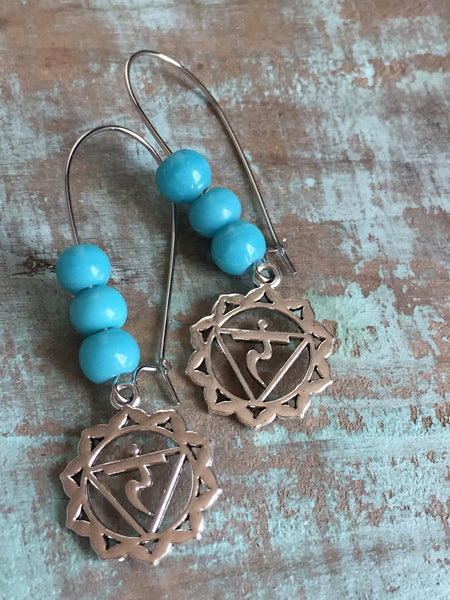Boucles d’oreilles chakras perles turquoises chakras Earrings Comme un ange