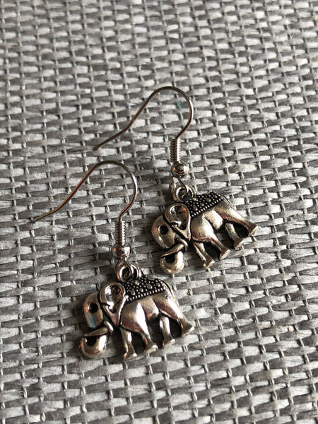 Boucles d’oreilles éléphants ton argent silver éléphant earrings Comme un ange