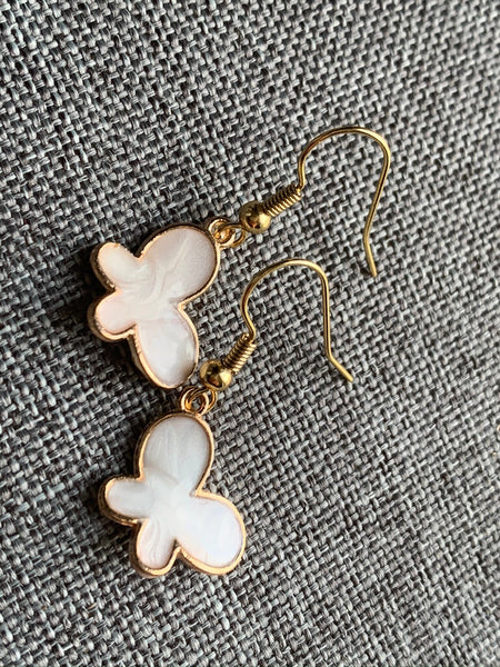 Boucles d’oreilles papillon blanc et or Comme un ange