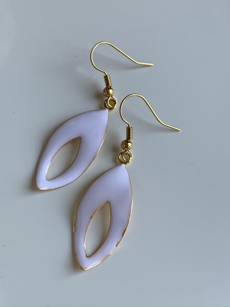 Boucles d’oreilles blanche et or chic Comme un ange