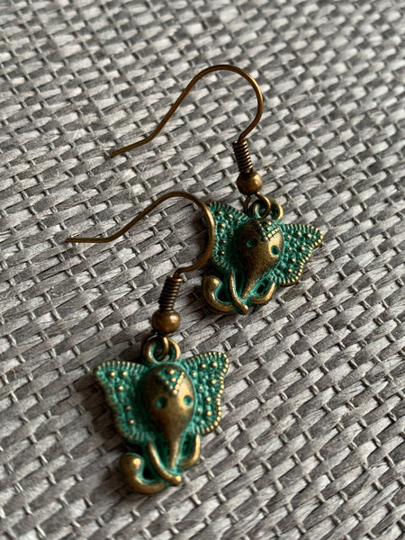 Boucles d’oreilles breloque éléphant bronze Comme un ange