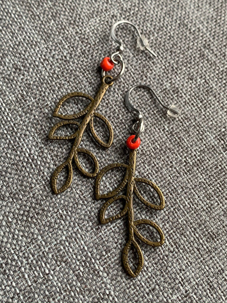 Boucles d’oreilles breloque feuilles bronze Comme un ange