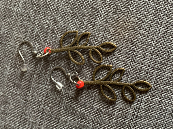 Boucles d’oreilles breloque feuilles bronze Comme un ange