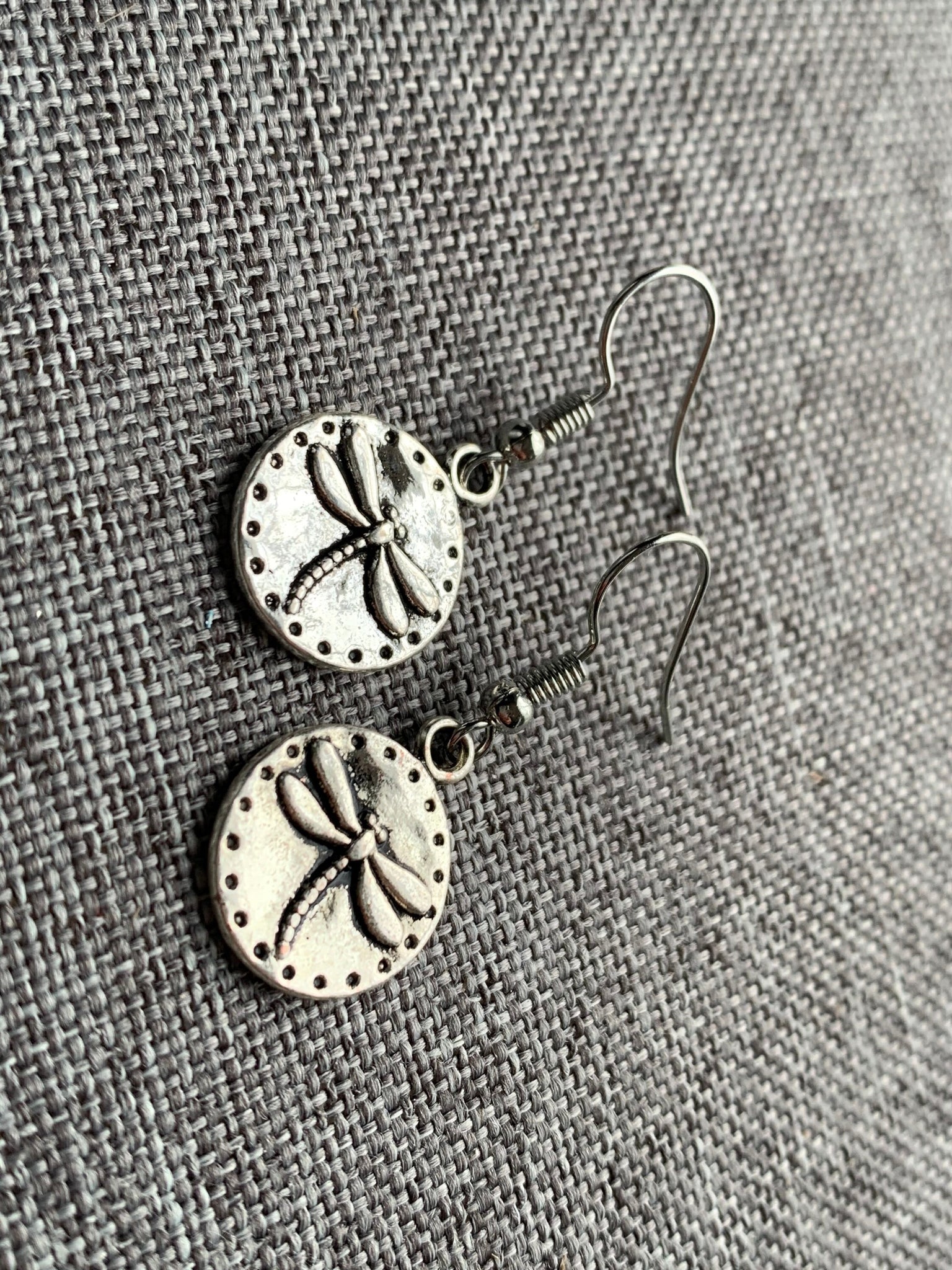 Boucles d’oreilles breloque médaillon argent libellule