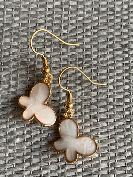 Boucles d’oreilles papillon blanc et or Comme un ange