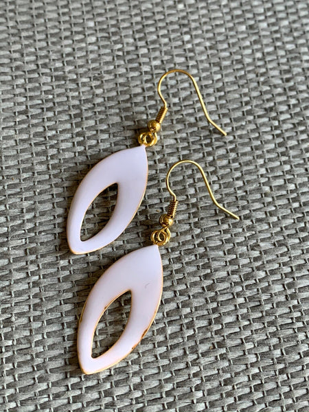 Boucles d’oreilles blanche et or chic Comme un ange