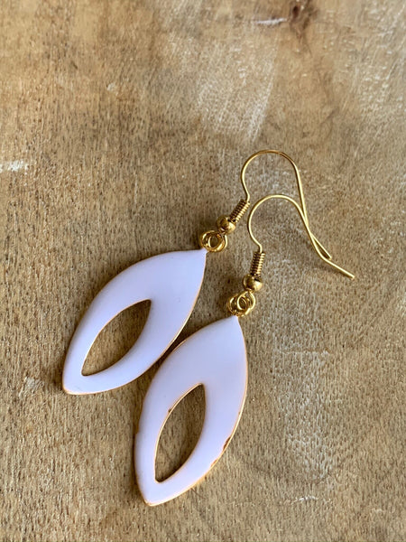 Boucles d’oreilles blanche et or chic Comme un ange