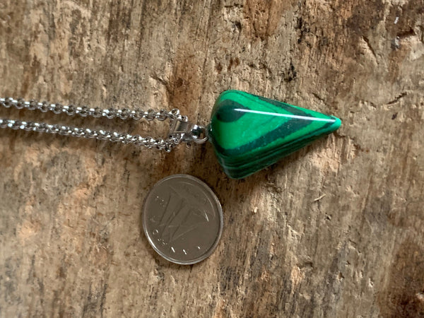 Collier pendule chaine argent et pierre verte pendulum mystique Comme un ange