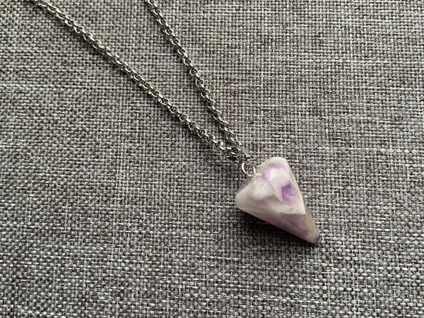 Collier pendule breloque pierre mauve amethyste Comme un ange