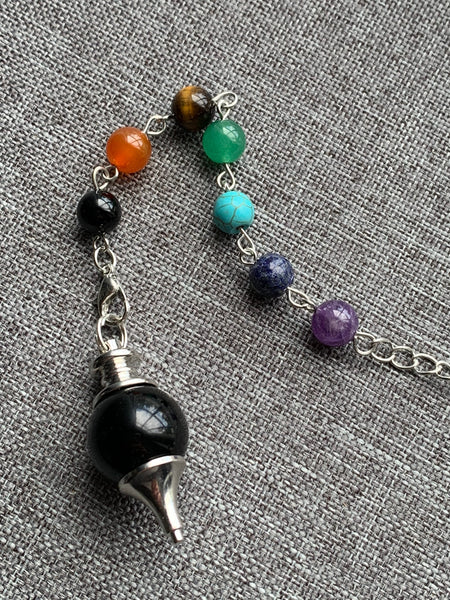 Pendule breloque noir et argent et chaîne de billes de verre arc-en-ciel chackras pendulum mystique