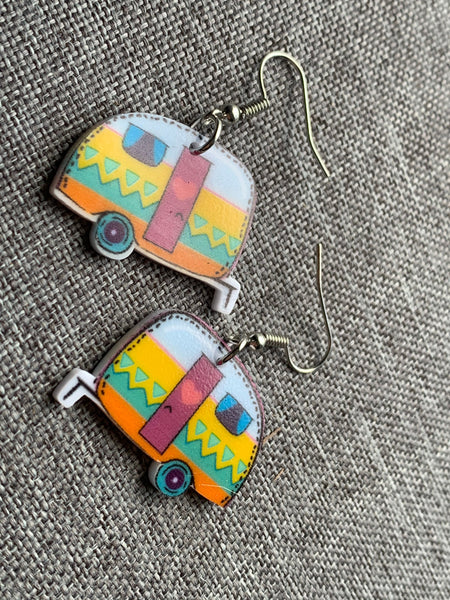 Boucles d’oreilles roulottes camping colorées Comme un ange