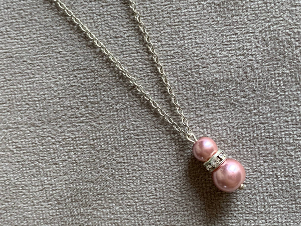 Collier chic chaîne argent délicate perles roses et alliage de métaux argent Comme un ange