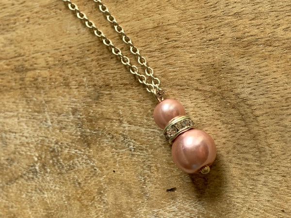 Collier chic chaîne argent délicate perles roses et alliage de métaux argent Comme un ange