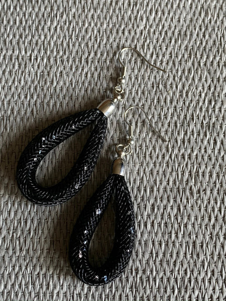 Boucles d’oreilles noir chic Comme un ange