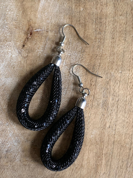 Boucles d’oreilles noir chic Comme un ange