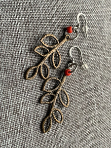 Boucles d’oreilles breloque feuilles bronze Comme un ange