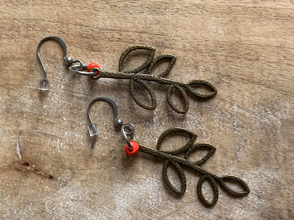 Boucles d’oreilles breloque feuilles bronze Comme un ange