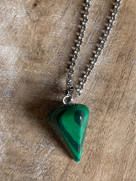 Collier pendule chaine argent et pierre verte pendulum mystique Comme un ange