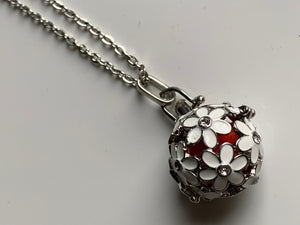 Collier breloque fleurs argent bijoux diffuseur Comme un ange