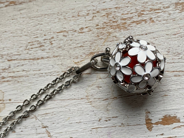 Collier breloque fleurs argent bijoux diffuseur