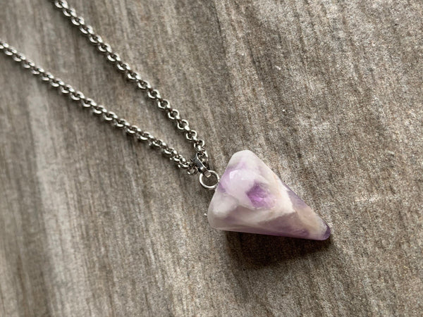 Collier pendule breloque pierre mauve amethyste Comme un ange
